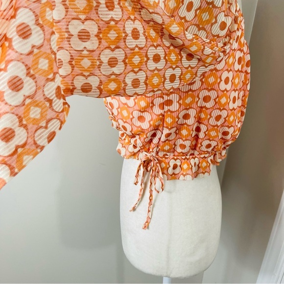Madden NYC 70s Orange Floral Cropped Keyhole Top with Long Sleeves - LARGE - Picture 10 of 13